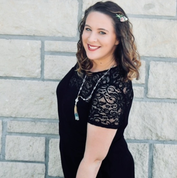 Meet your Posher, Jenna - Picture 2 of 7